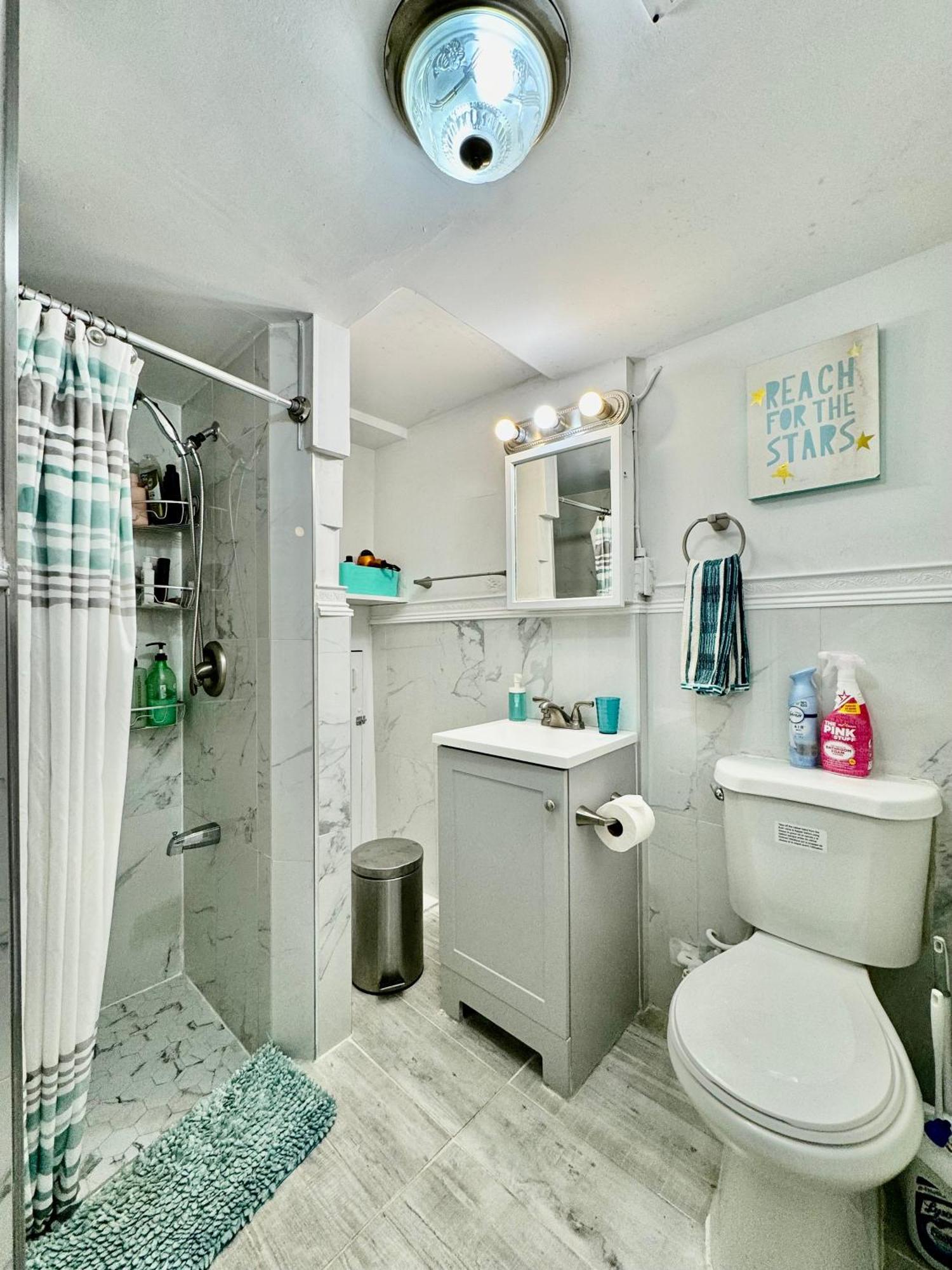 סיאטל Cozy Private Room With Shared Bathroom On The 1St Floor - Conveniently Located Near Seatac Airport And Downtown מראה חיצוני תמונה
