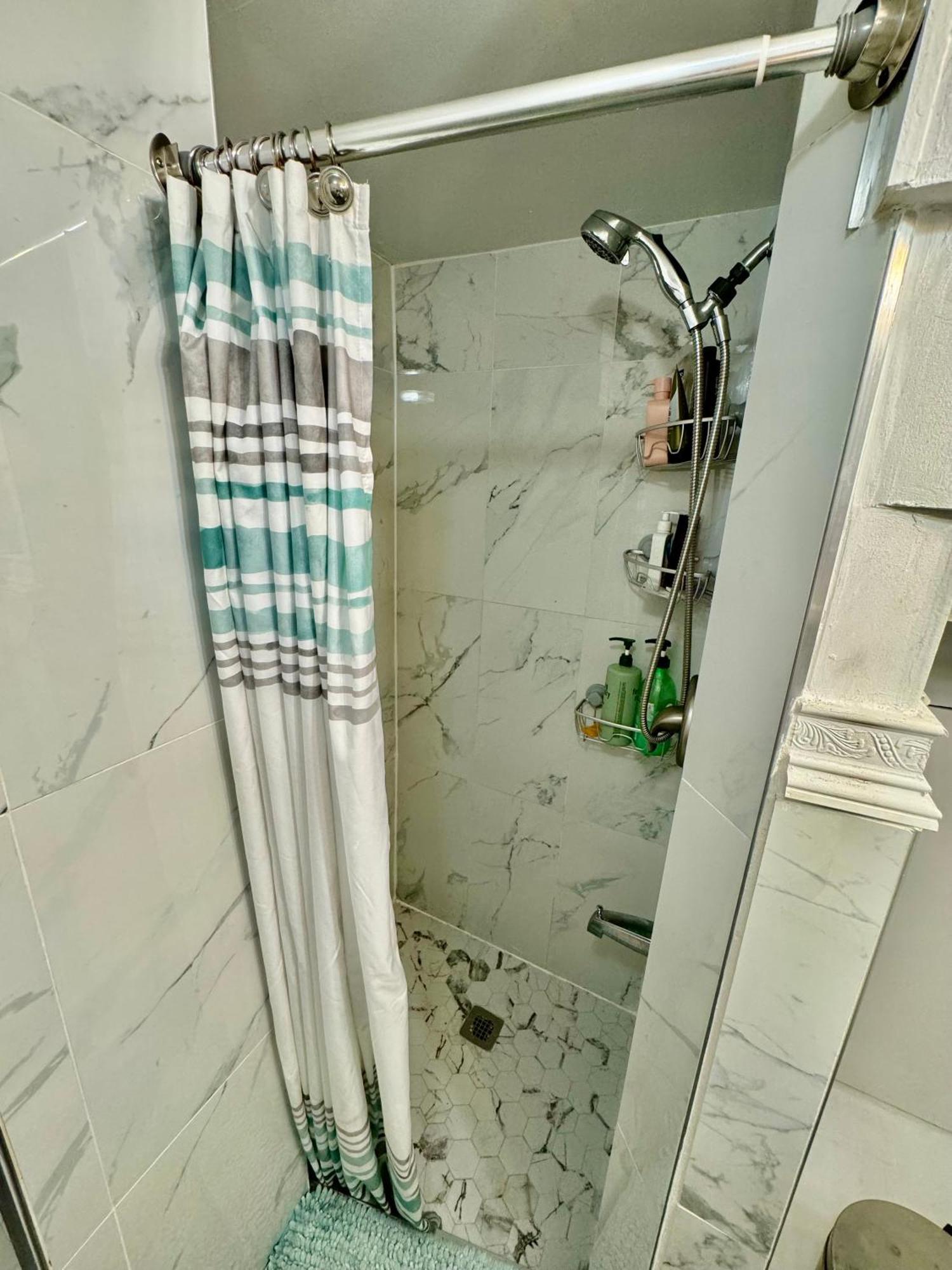 סיאטל Cozy Private Room With Shared Bathroom On The 1St Floor - Conveniently Located Near Seatac Airport And Downtown מראה חיצוני תמונה