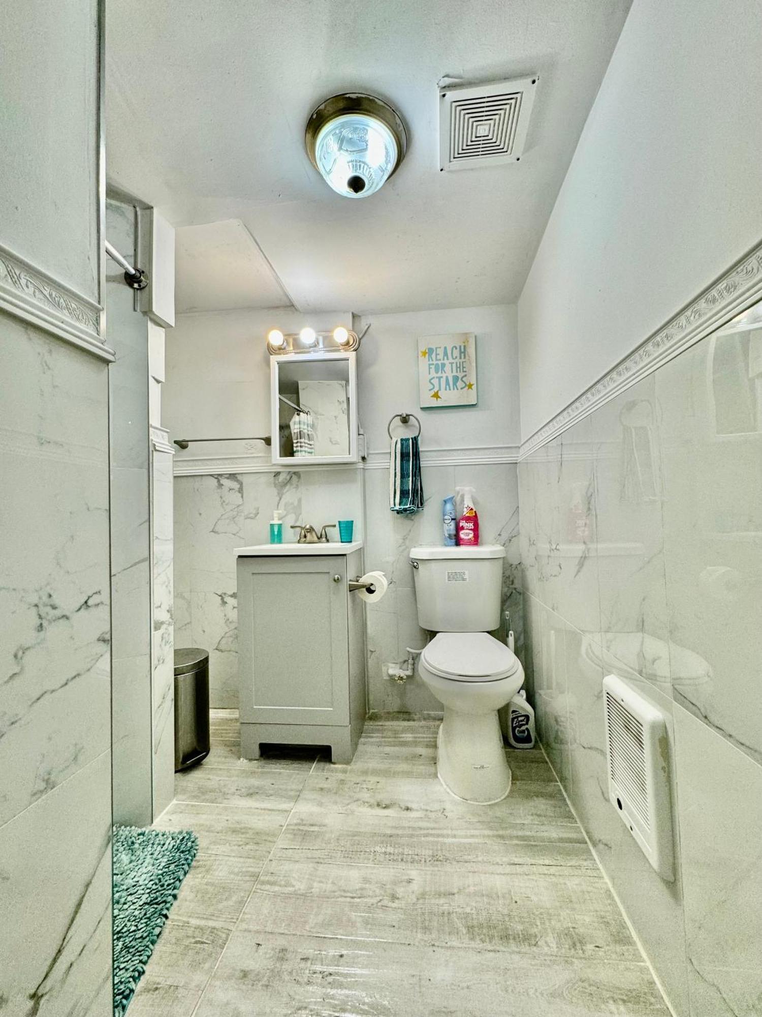 סיאטל Cozy Private Room With Shared Bathroom On The 1St Floor - Conveniently Located Near Seatac Airport And Downtown מראה חיצוני תמונה